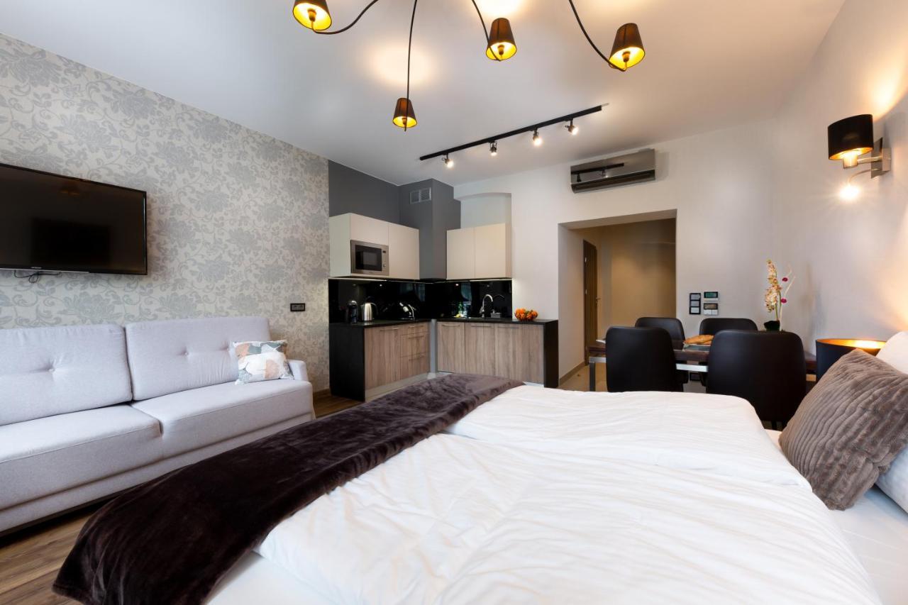 Aparthotel New Lux Breslau Exterior foto